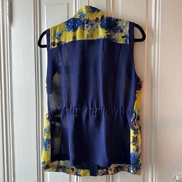 Crocodile Ladies Blue & Yellow Mesh Floral Zippered Vest Pockets Size Medium - Picture 3 of 8